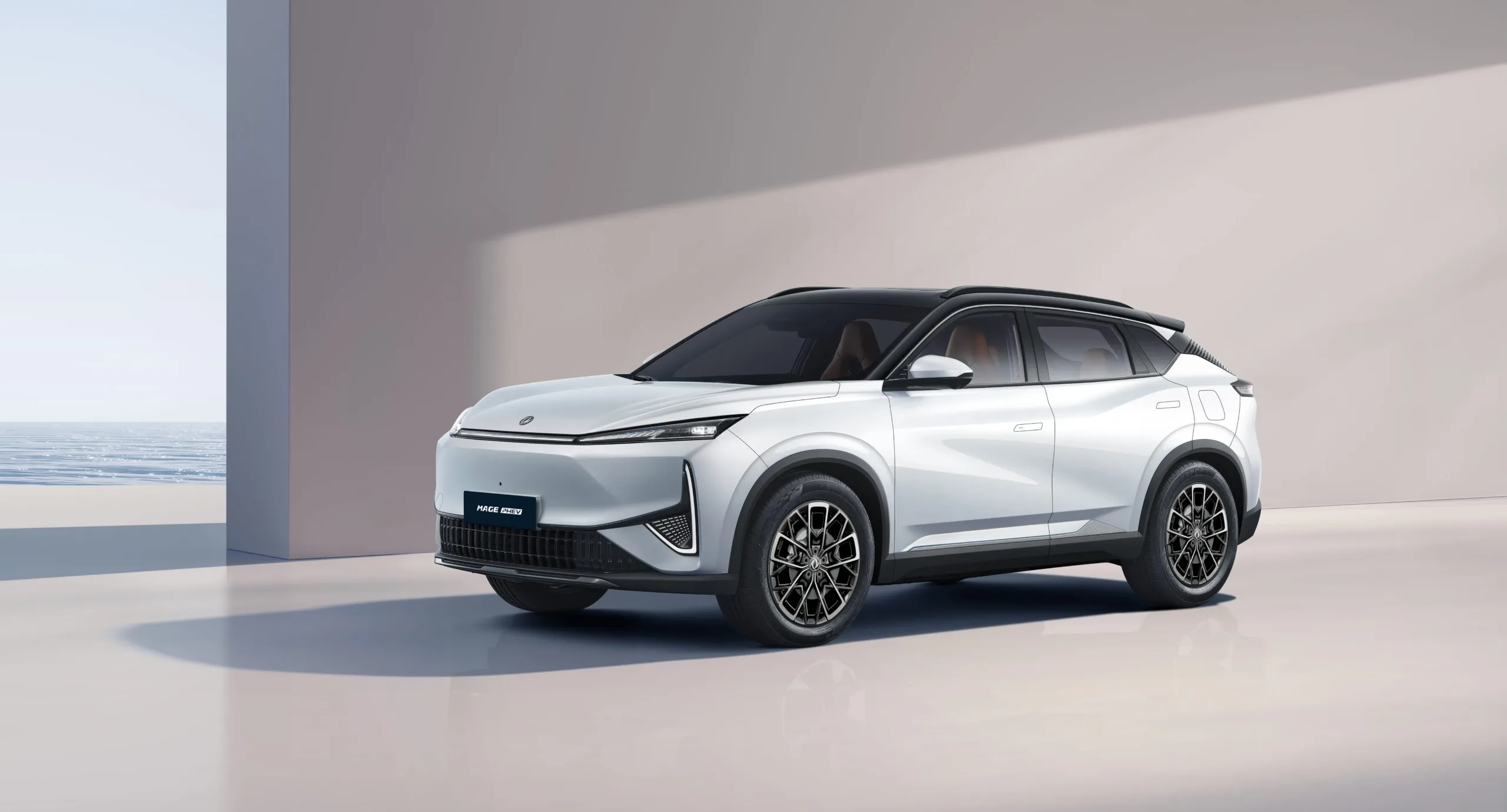 Novinka MAGE PHEV.